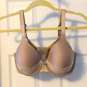 Vanity Fair Women's Tan Bra